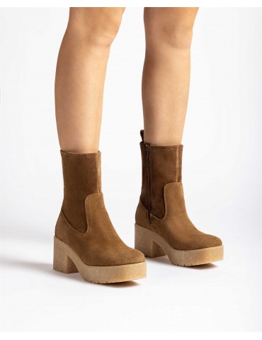 Bottines en daim avec semelle en caoutchouc-Bottes et bottines-Chaussure femme Maroc