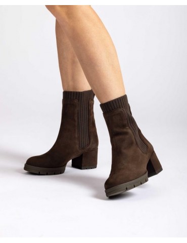 Bottines en daim avec chaussettes cotelées-Accueil-Chaussure femme Maroc