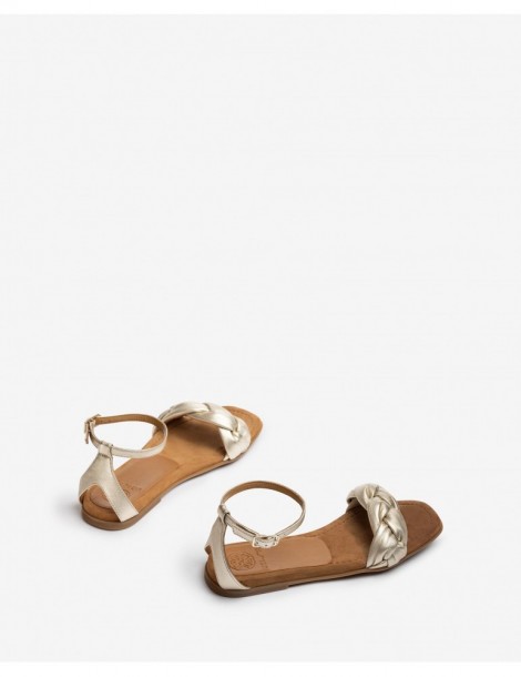 Sandales plates en cuir métallisé avec claque tressée-Soldes été-Chaussure femme Maroc