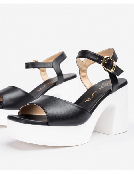 Sandales en cuir noir à bloc contrasté-Soldes été-Chaussure femme Maroc