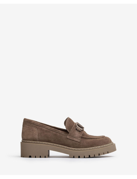 Mocassins en daim taupe avec logo en caoutchouc-Mocassins-Chaussure femme Maroc