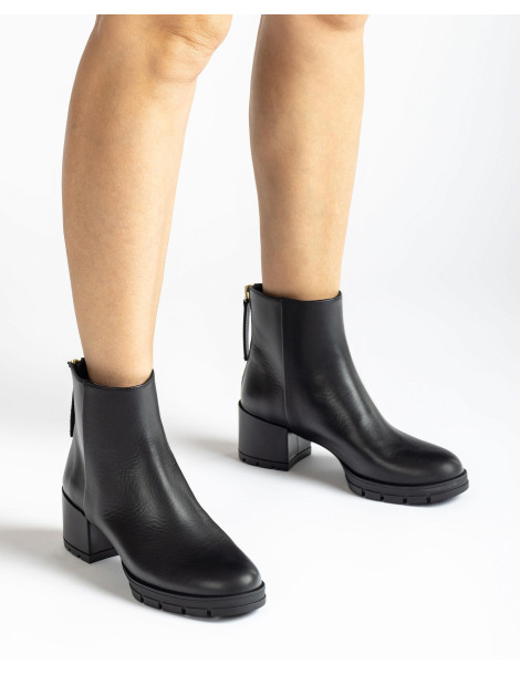 Bottines en cuir noir avec fermeture éclair arrière-Bottes et bottines-Chaussure femme Maroc