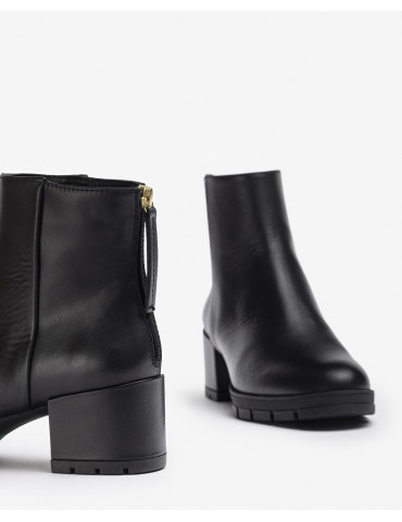 Bottines en cuir noir avec fermeture éclair arrière-Bottes et bottines-Chaussure femme Maroc