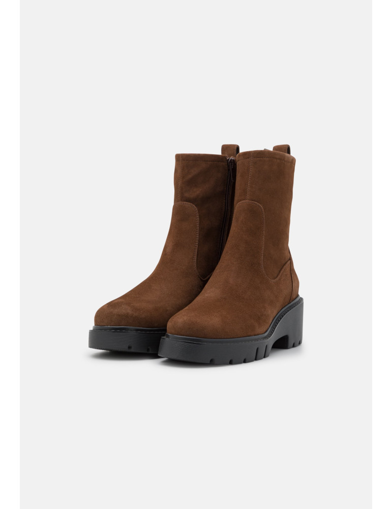 Bottines en daim marron avec semelle track-Bottes et bottines-Chaussure femme Maroc