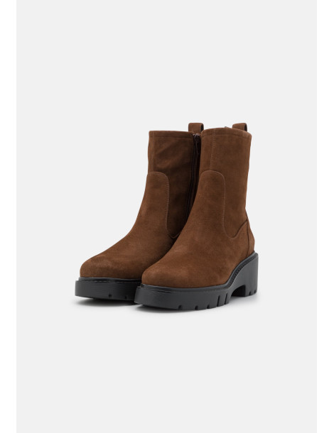 Bottines en daim marron avec semelle track-Bottes et bottines-Chaussure femme Maroc