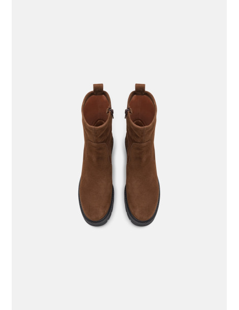 Bottines en daim marron avec semelle track-Bottes et bottines-Chaussure femme Maroc