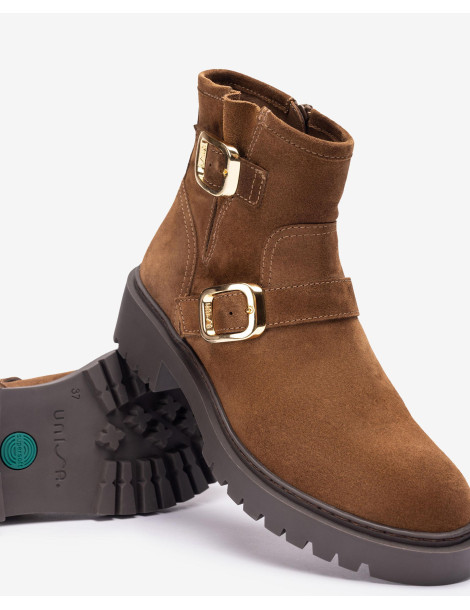 Bottines plates avec boucle en daim marron-Bottes et bottines-Chaussure femme Maroc