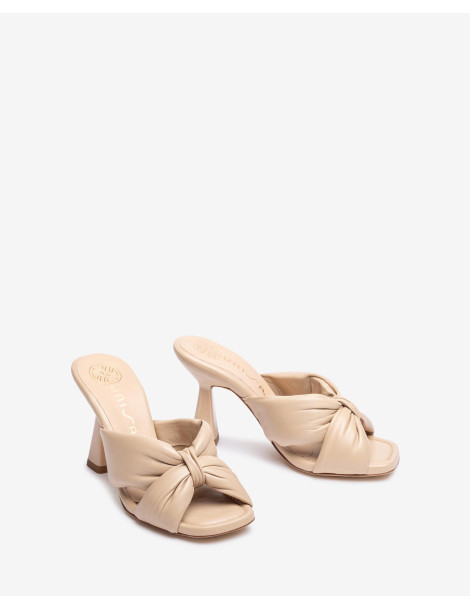 Mules en cuir beige à nœud large avec talon géometrique-Soldes été-Chaussure femme Maroc