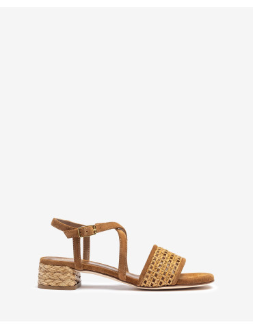 Sandales à talon en raphia...