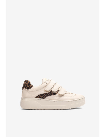 Baskets avec bandes...