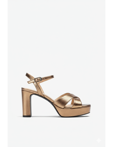 Sandales à brides croisées...