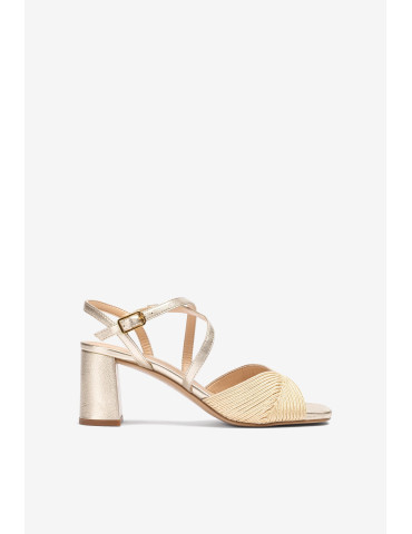 Sandales avec dessus en...
