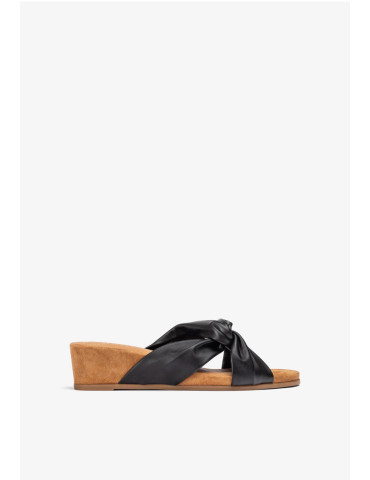 Mule avec brides croisées...