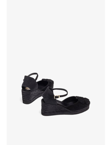 Espadrille avec ornements...